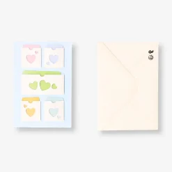 Biglietto d'auguri con mini buste e cuori