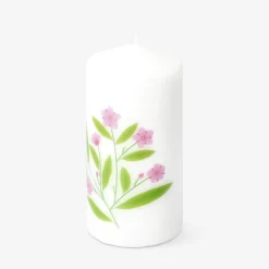Candela LED a colonna con fiore - 14 cm