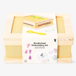 Kit da ricamo - Scatola in legno
